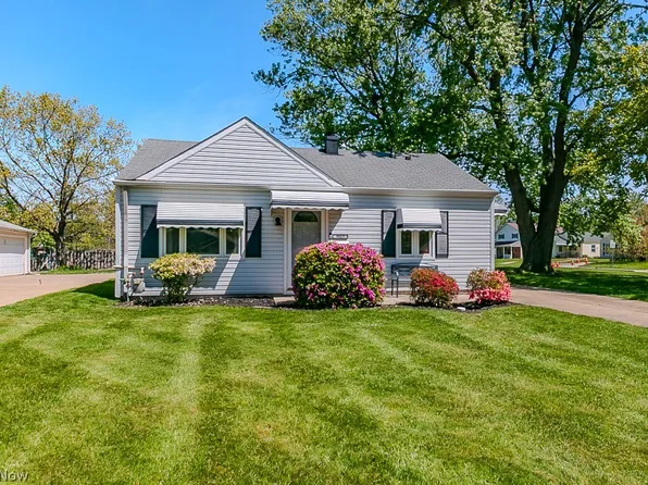 9017 Woodridge Ln, Mentor, OH 44060