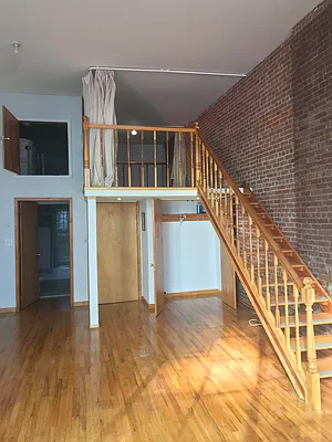 Rented by Triumph Property Group | media 25