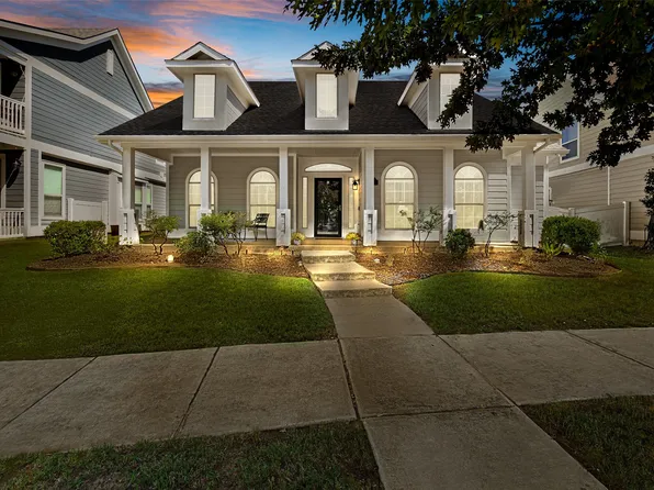 9205 Waterman Dr, Aubrey, TX 76227