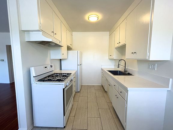 5th image of 3272 Atwater Ave #7