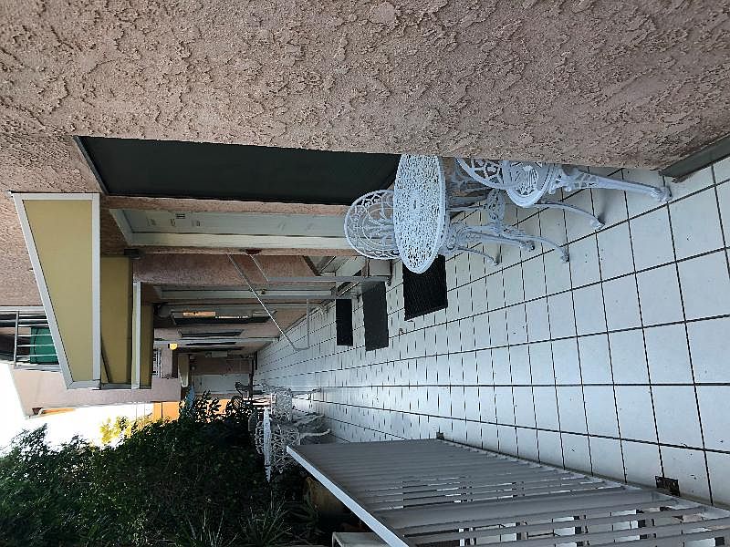 1st image of 749 N Hudson Ave APT 101