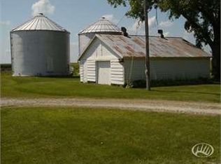 2242 E Bennington Rd, Waterloo, IA 50703