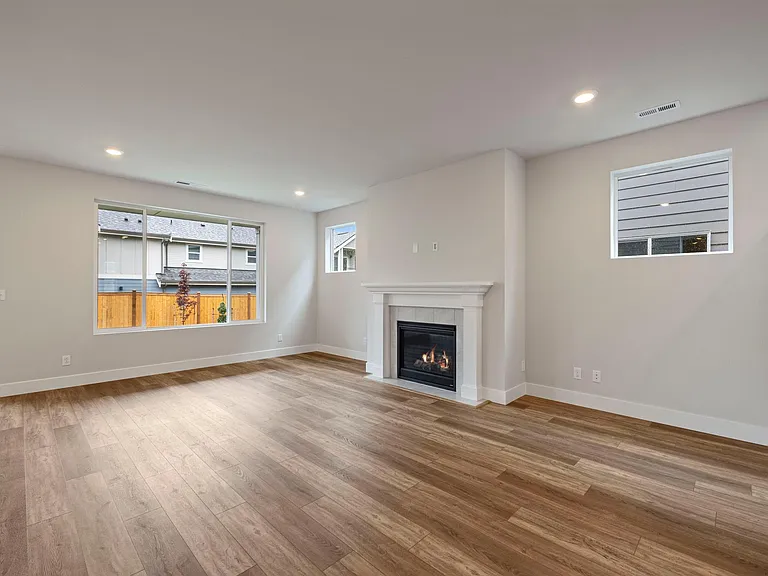 5388 Century Pl NE — Photo 4