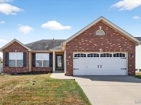 824 Foxglove Dr, Waterloo, IL 62298
