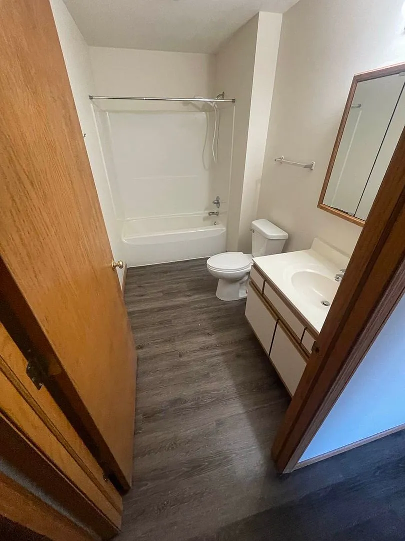 Winston Drive Apartments — Photo 1