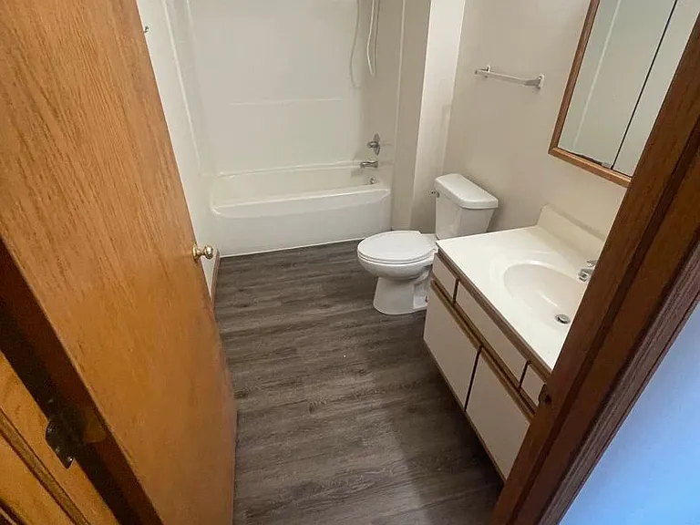 Winston Drive Apartments — Photo 1
