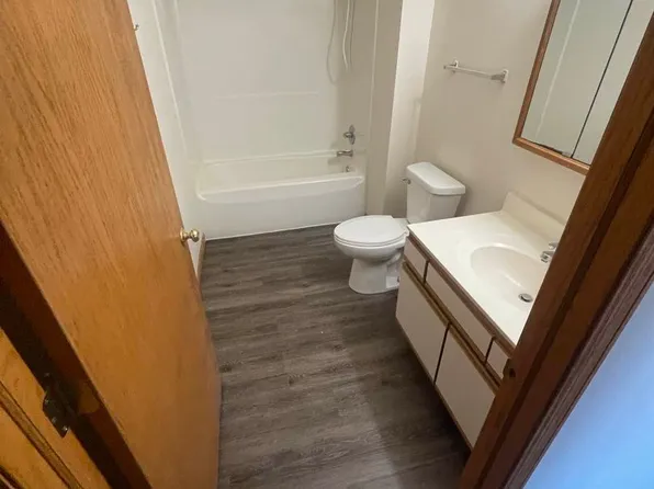 Winston Drive Apartments, 1267 Winston Dr APT 4, Edgerton, WI 53534