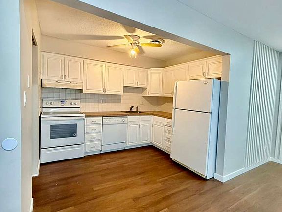 5th image of 5616 Hickman Rd APT 3