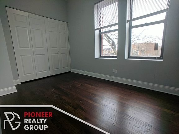 5th image of 7526 N Seeley Ave #7526B2