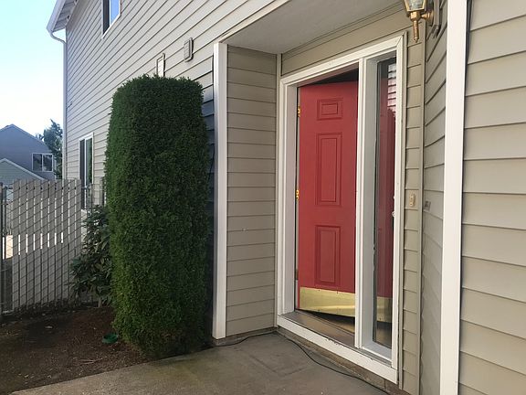 2nd image of 11545 NE 32nd St