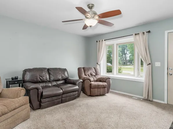 21966 Flanders St, Farmington Hills, MI 48335