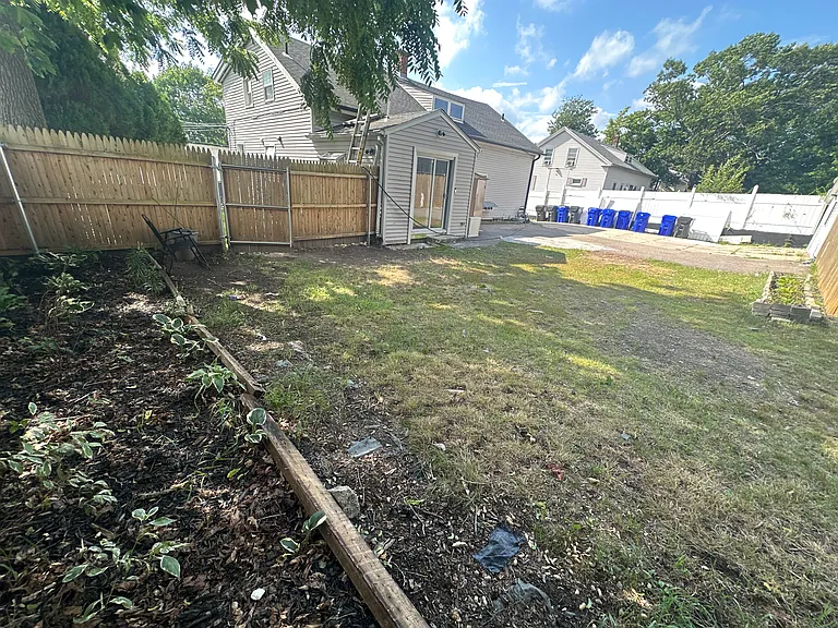 107 Earl St — Photo 22