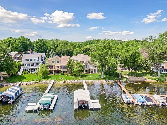 4th image of 4531 Island View Dr