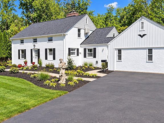 3rd image of 669 Tennis Ave