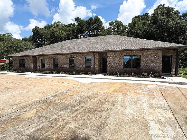 504 E Burgess Rd #D — Photo 11