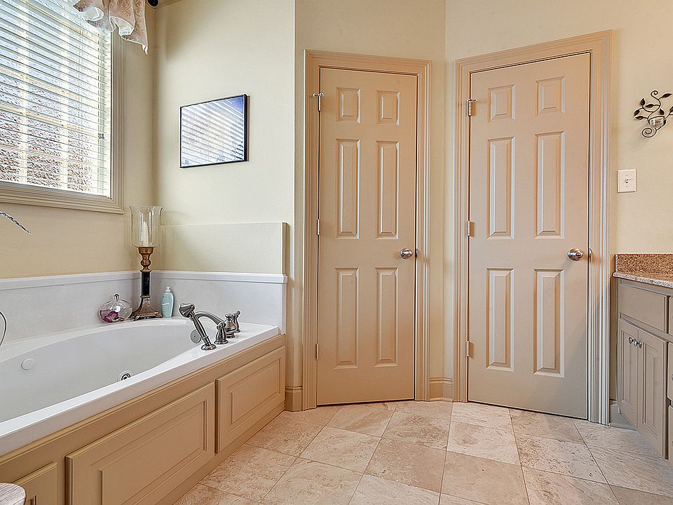 1st image of 36468 Oak Park Ave