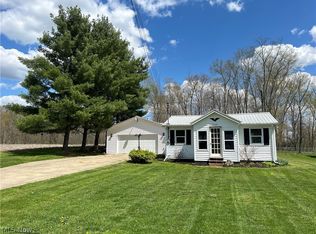 240 1st St, West Farmington, OH 44491