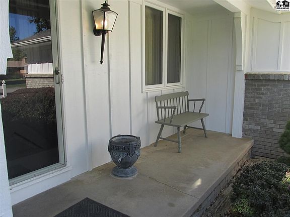 5th image of 4107 Quivira Dr