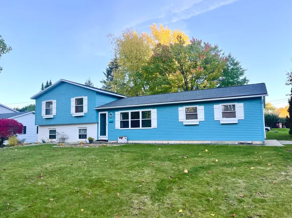 3325 Thornhill Ave, Kalamazoo, MI 49004