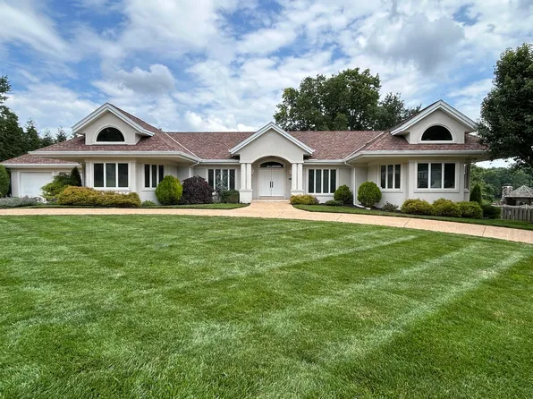 2592 S Skyline Drive, Springfield, MO 65804