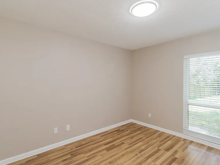 9824 Sir Frederick St — Photo 16