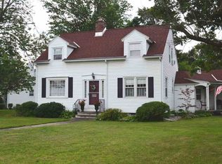 1913 Patton Dr, Schenectady, NY 12303