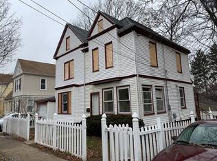 369 Hawthorne St, Orange, NJ 07050