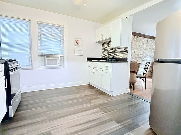 5th image of 2118 W 18th St #1F