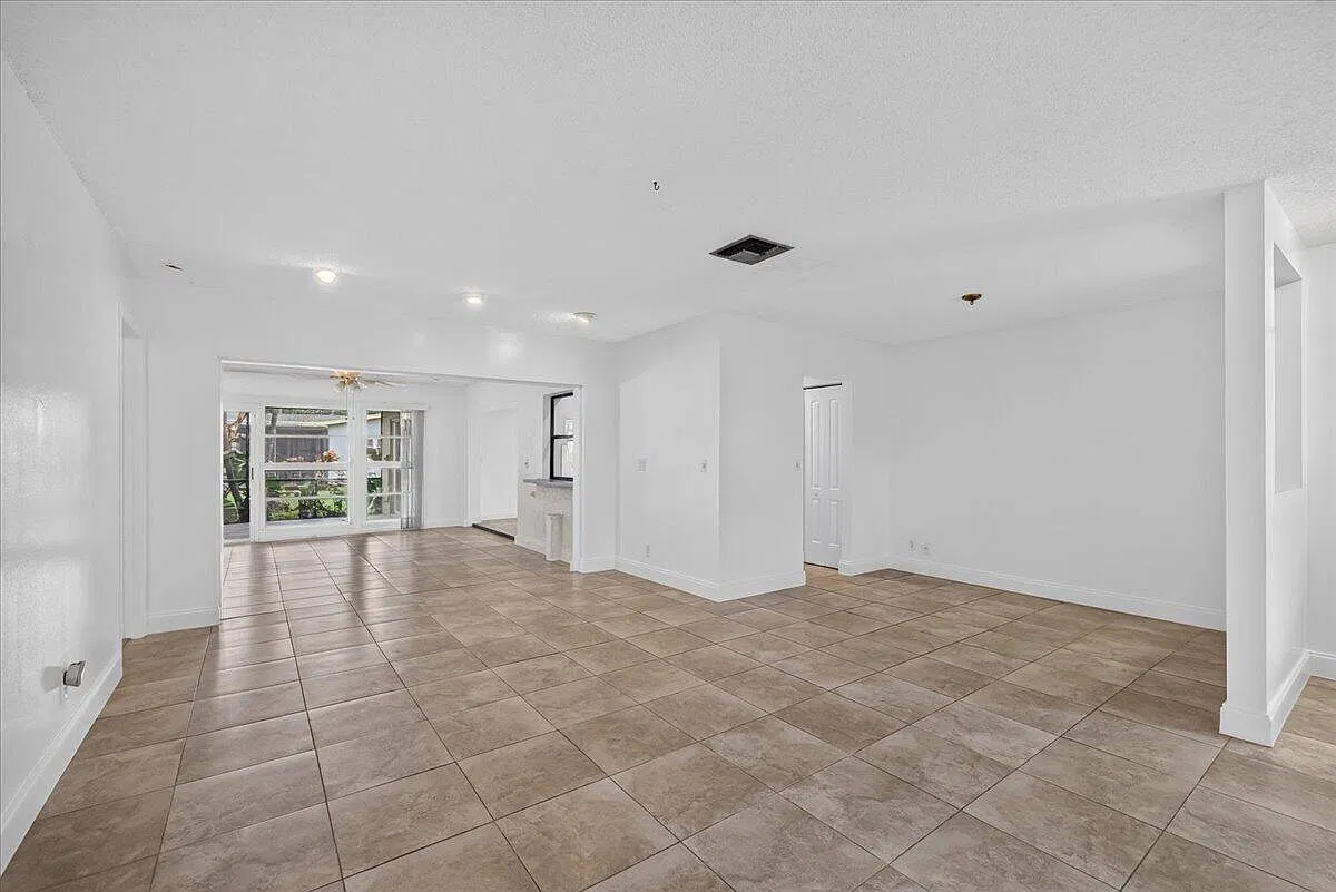 2 bed, 2.0 bath, 1330 sqft, $2,750 — Photo 4