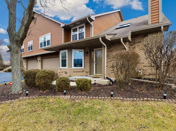 8076 Capra Trl, Darien, IL 60561