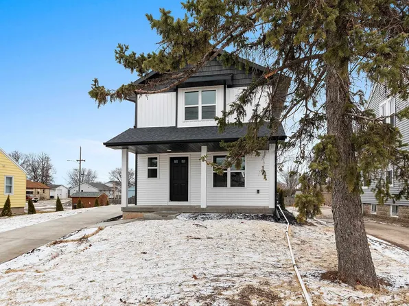 1214 N Sawyer St, Oshkosh, WI 54902