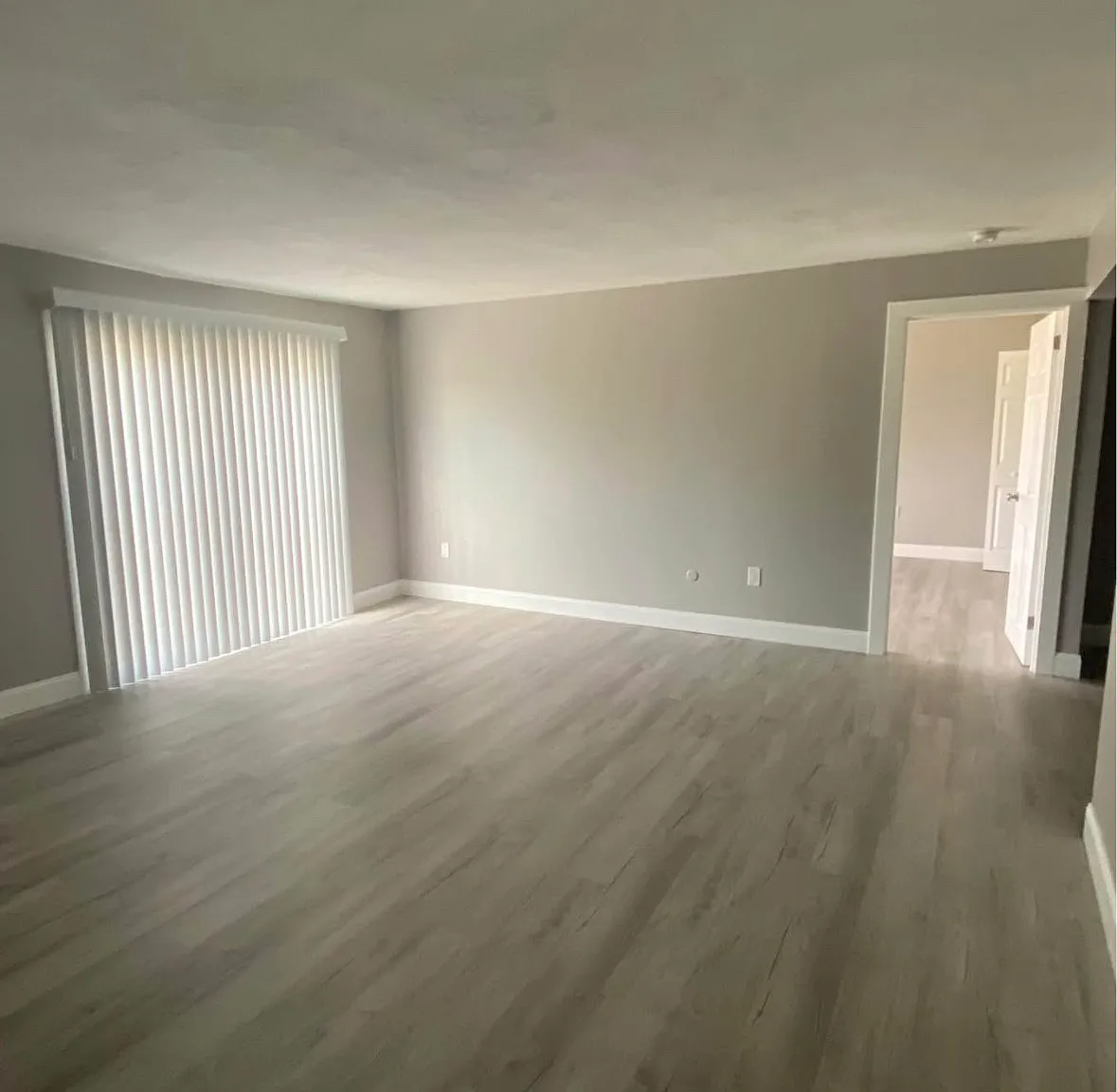1 bed, 870 sqft, $1,700 — Photo 3