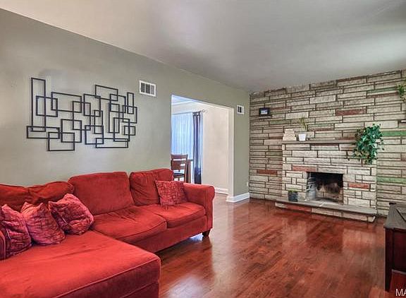 2nd image of 3354 Macklind Ave