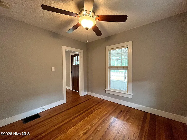 380 N Leak St — Photo 15