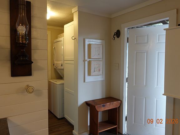 2nd image of 154 Outer Dr