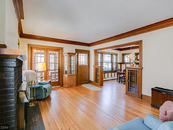 3rd image of 1864 Laurel Ave