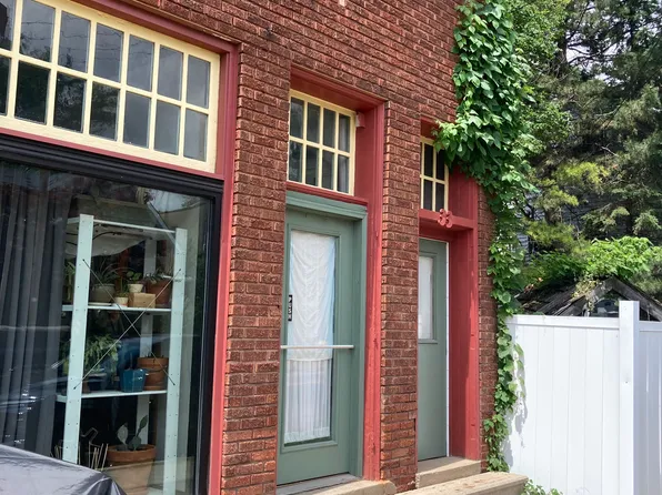 33 Main St, College Corner, OH 45003