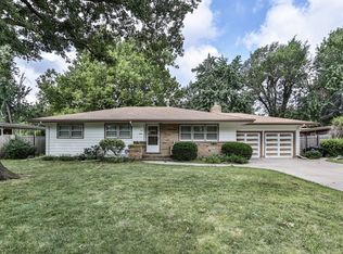 745 N Brownthrush Ln, Wichita, KS 67212