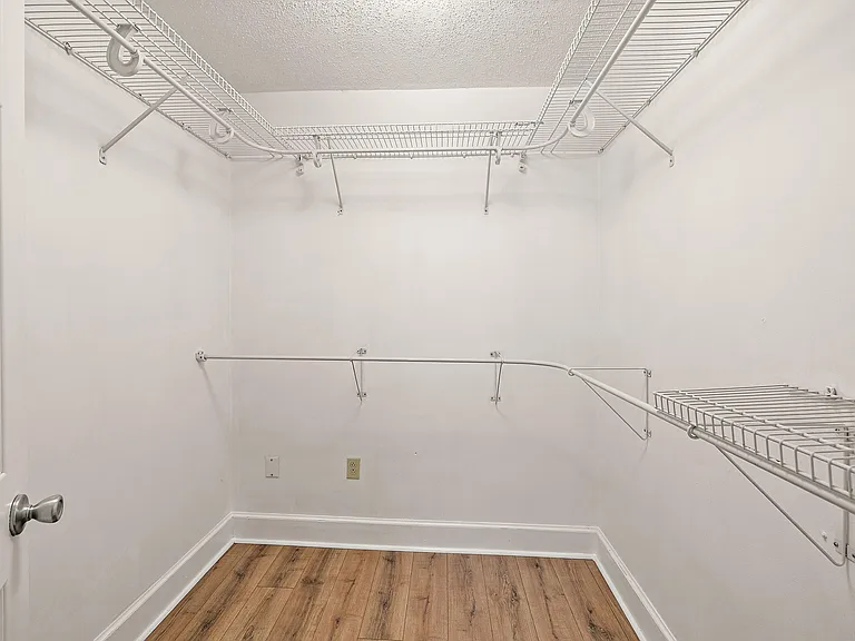 13 Joyce Ave — Photo 9