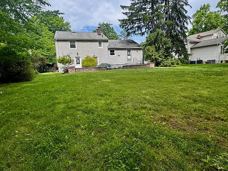 65 S Ashby Ave — Photo 18