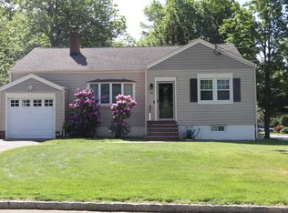 43 Montgomery Rd, Livingston, NJ 07039