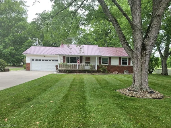 9303 N Main St, Windham, OH 44288