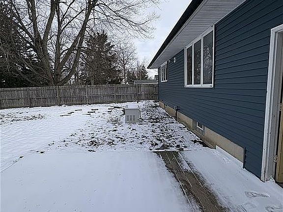 3rd image of 410 Bauman Rd