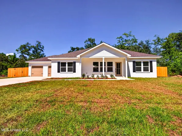 522 Main St, Ocean Springs, MS 39564