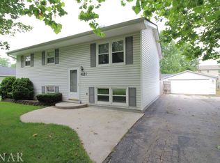 421 Priscilla Ln, Bloomington, IL