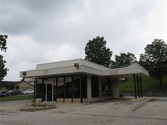 2nd image of 1019 Wapakoneta Ave