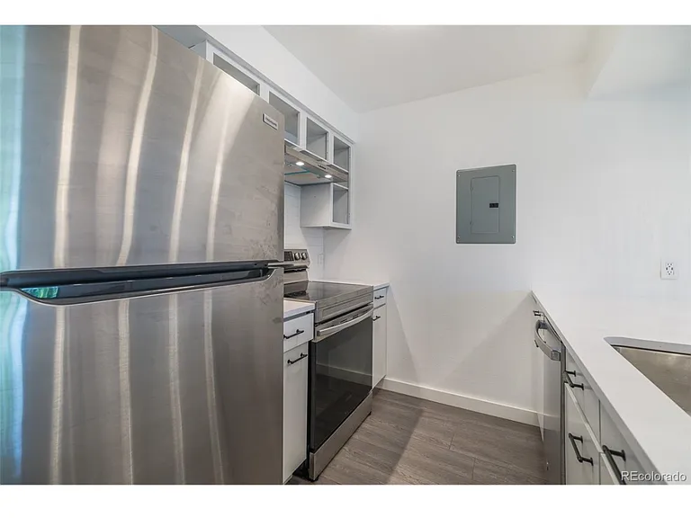 2727 Folsom St #211 — Photo 10
