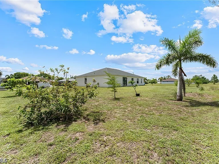 1240 NW 22nd Pl — Photo 36