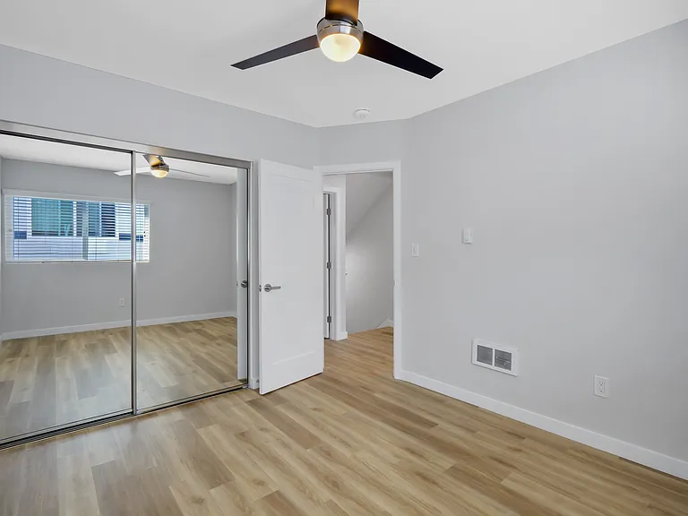 3650 Newton — Photo 23