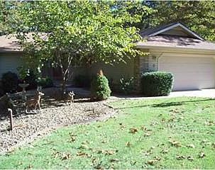 1st image of 8 Ashton Ln